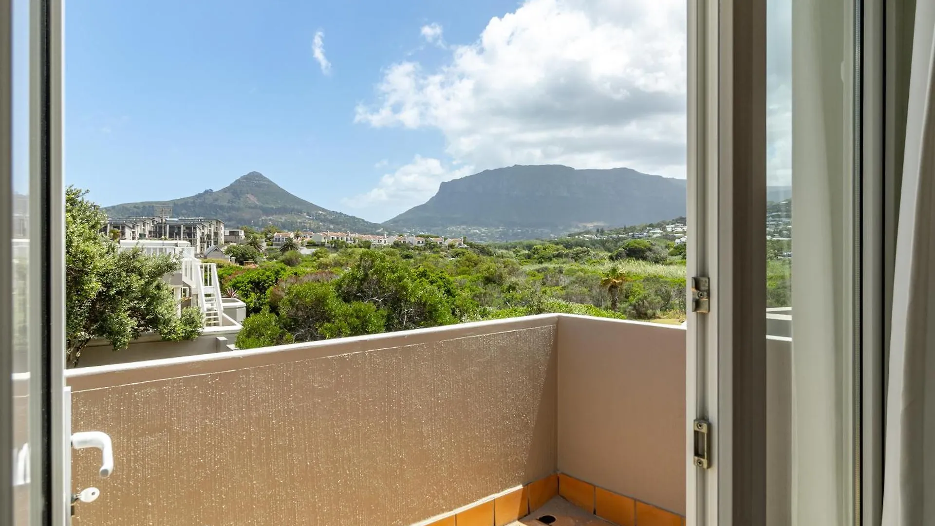 Beachfront Villa Sea Breeze Hout Bay Cape Town 0*,